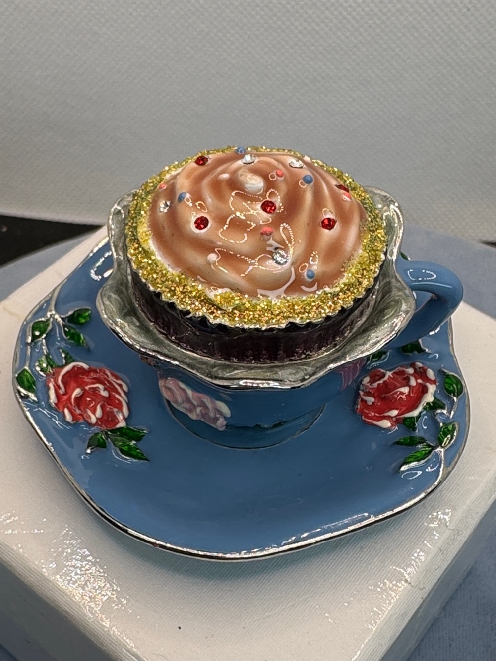Cupcake Cupboard Teacup Trinket Box - Blue with Gold & Pink Frosting 20/100 - Picture 4 of 10